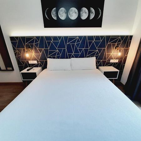 Hostal Laia By Gaiarooms Barcelona Kültér fotó