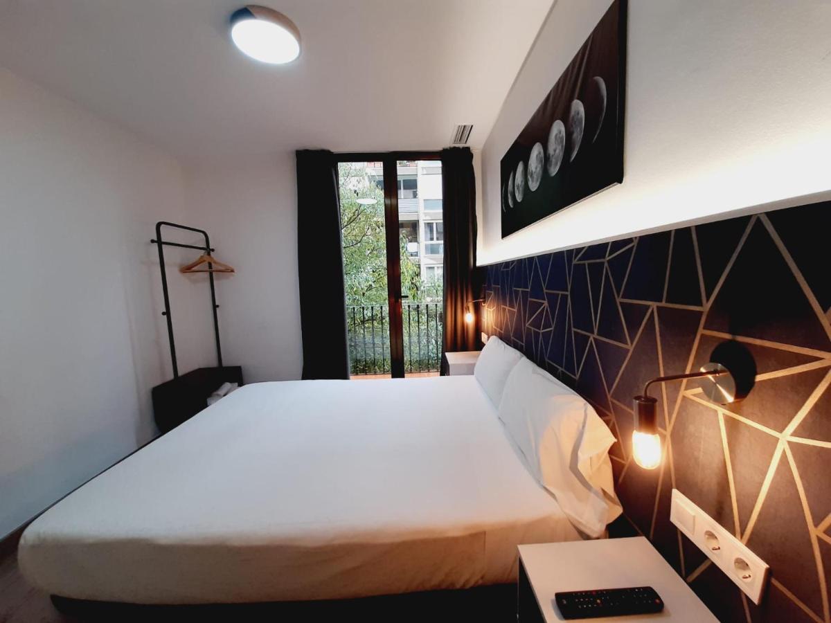 Hostal Laia By Gaiarooms Barcelona Kültér fotó