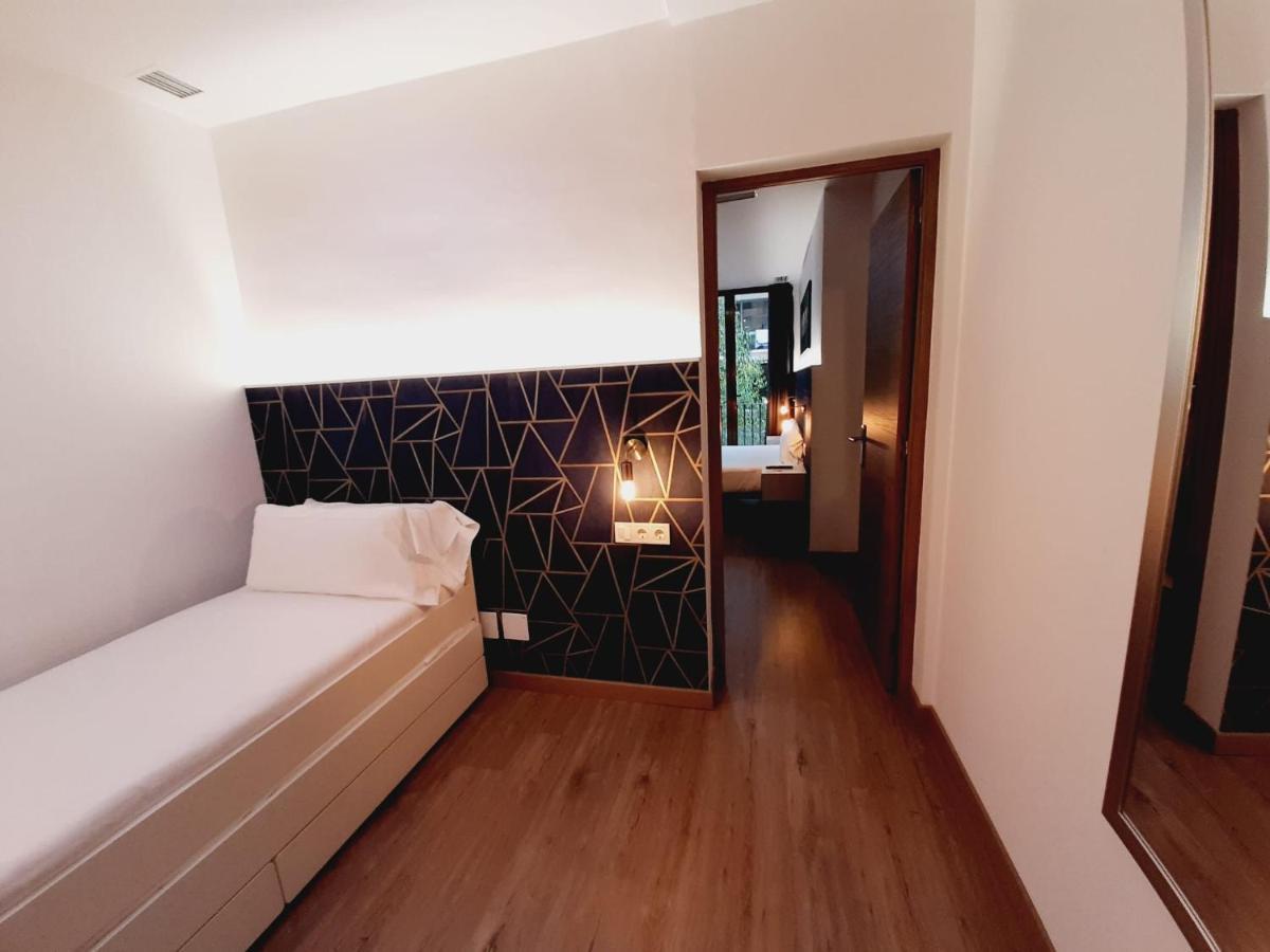 Hostal Laia By Gaiarooms Barcelona Kültér fotó