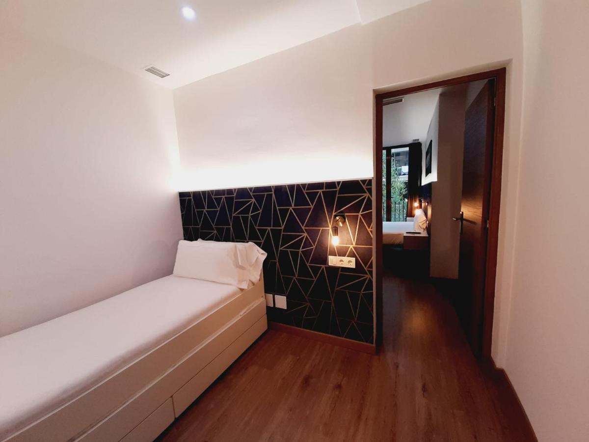 Hostal Laia By Gaiarooms Barcelona Kültér fotó